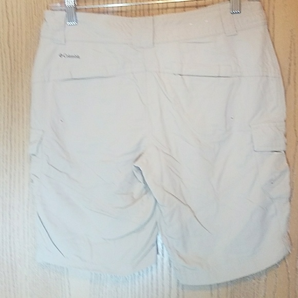 Columbia 4x10 Khaki Shorts - Picture 2 of 6